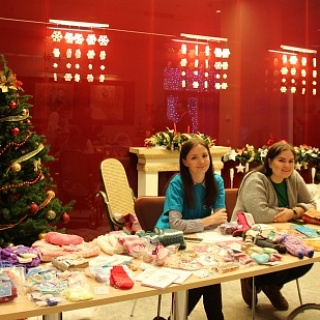  В бизнес-центре «Павловский» состоялась благотворительная рождественская ярмарка 